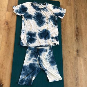 Blue and white TIE dye set